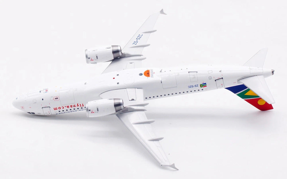 INFLIGHT 200 A320-232 SOUTH AFRICAN AIRWAYS REG: ZS-SZC WITH STAND