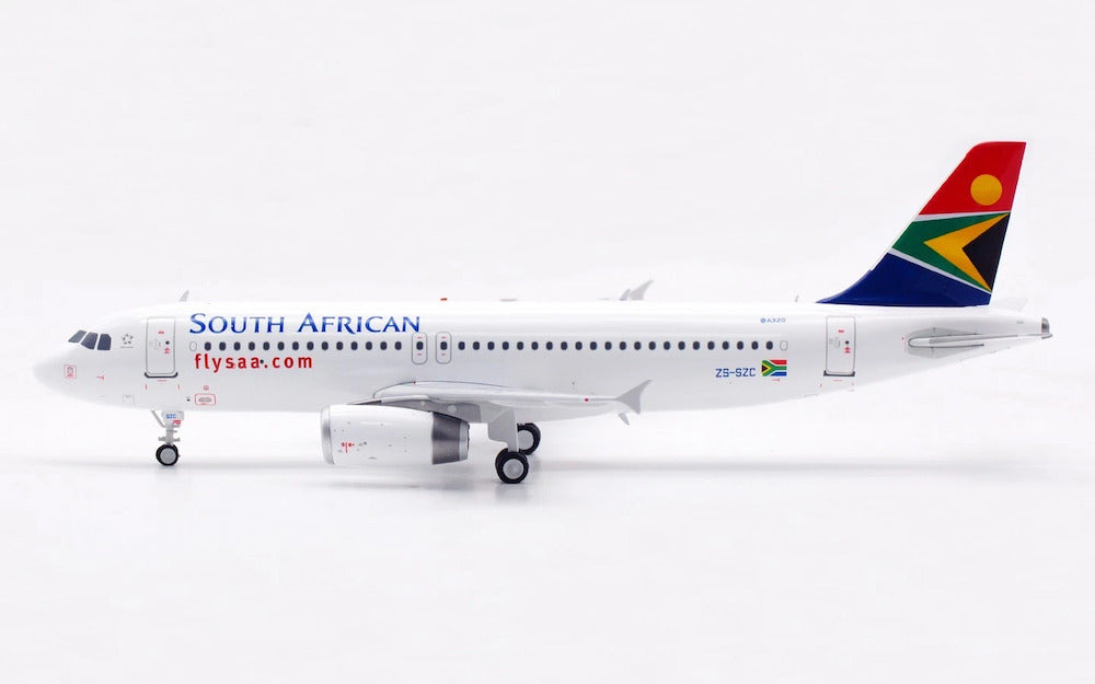 INFLIGHT 200 A320-232 SOUTH AFRICAN AIRWAYS REG: ZS-SZC WITH STAND