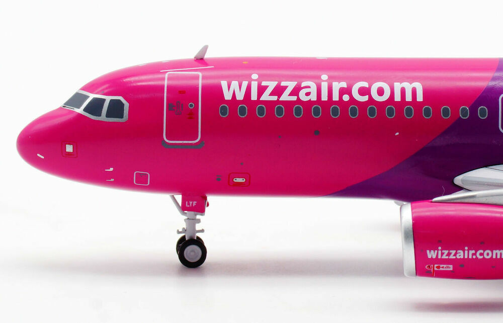 INFLIGHT 200 A320-232 WIZZ AIR REG: HA-LYF