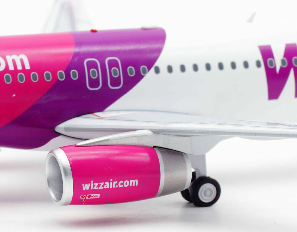 INFLIGHT 200 A320-232 WIZZ AIR REG: HA-LYF