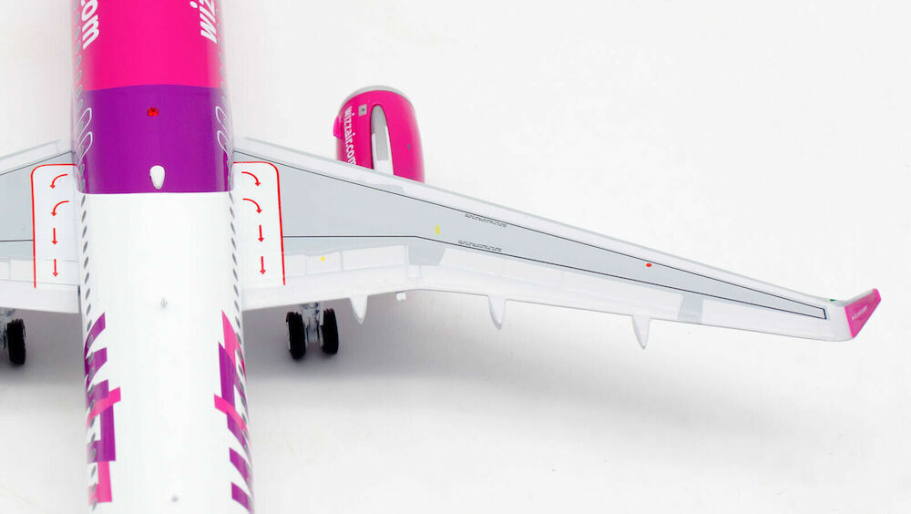 INFLIGHT 200 A320-232 WIZZ AIR REG: HA-LYF