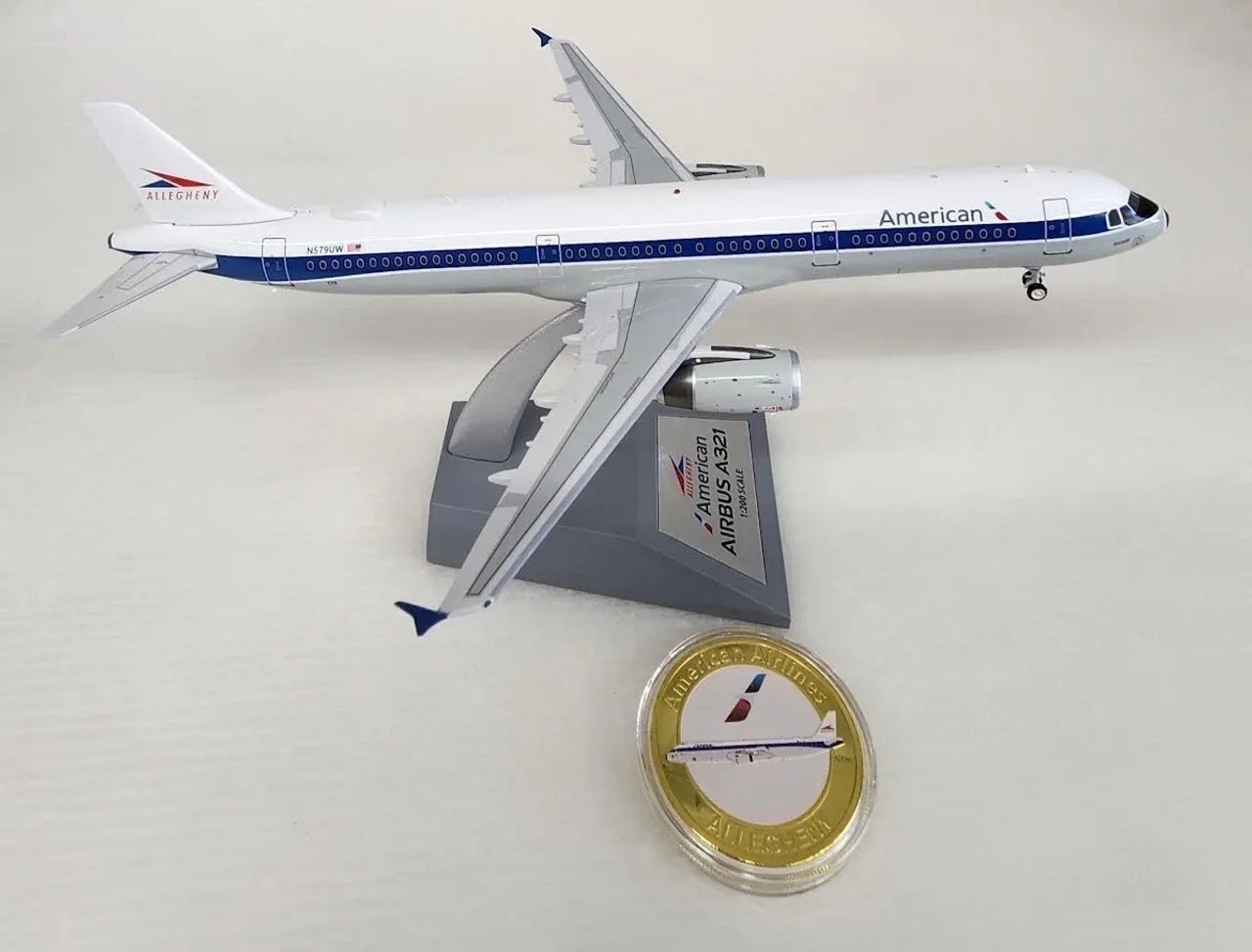 INFLIGHT 200 A321-231 AMERICAN AIRLINES REG: N579UW AND COLLECTORS COIN
