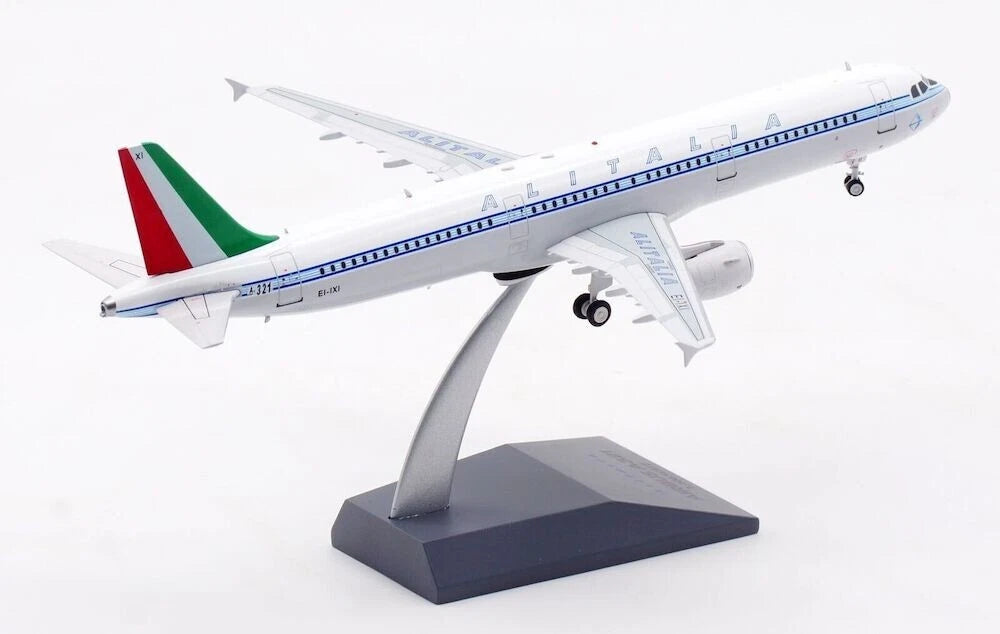 INFLIGHT 200 A321-112 ALITALIA REG: EI-IXI WITH STAND