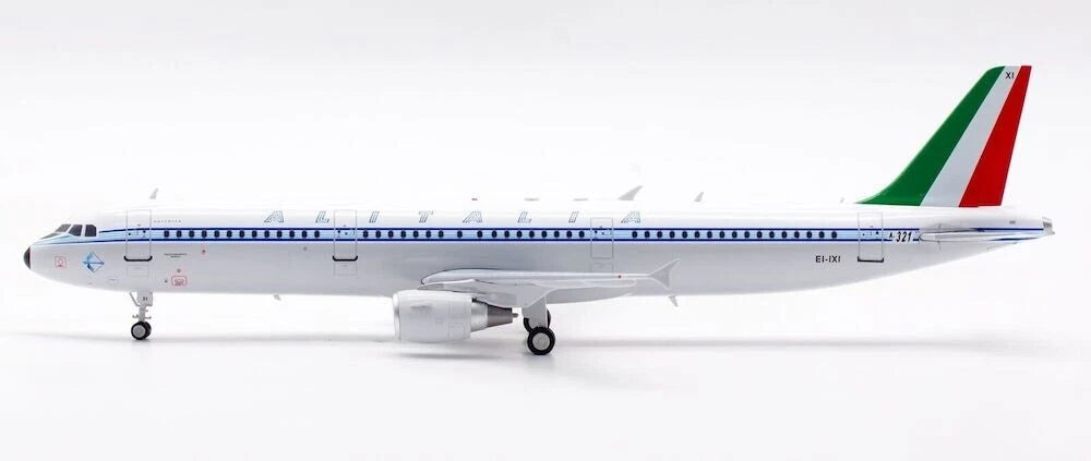 INFLIGHT 200 A321-112 ALITALIA REG: EI-IXI WITH STAND
