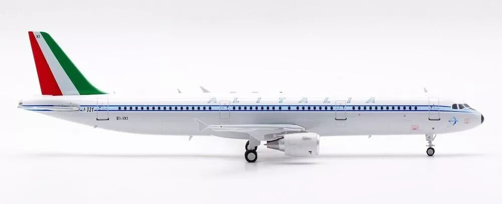 INFLIGHT 200 A321-112 ALITALIA REG: EI-IXI WITH STAND