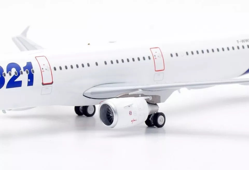 INFLIGHT 200 A321-111 AIRBUS REG: F-WWIB