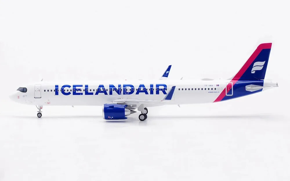 INFLIGHT 200 A321-271NX ICELANDAIR REG: TF-IAA