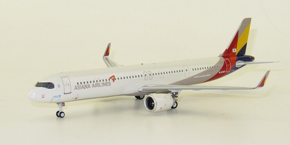 INFLIGHT 200 A321 ASIANA AIRLINES REG: HL8364