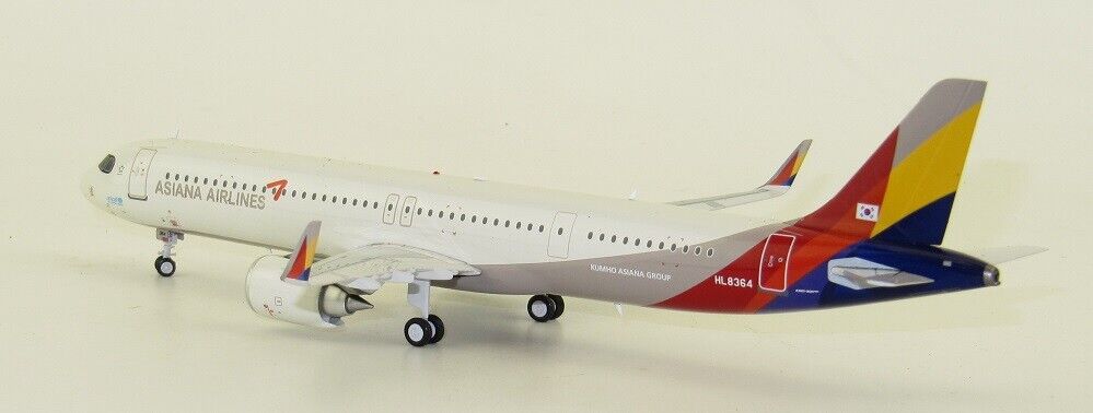 INFLIGHT 200 A321 ASIANA AIRLINES REG: HL8364