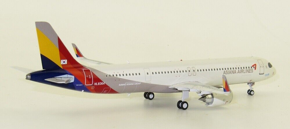 INFLIGHT 200 A321 ASIANA AIRLINES REG: HL8364