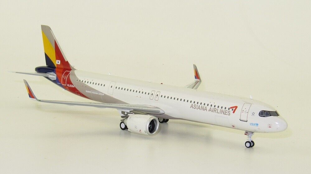 INFLIGHT 200 A321 ASIANA AIRLINES REG: HL8364