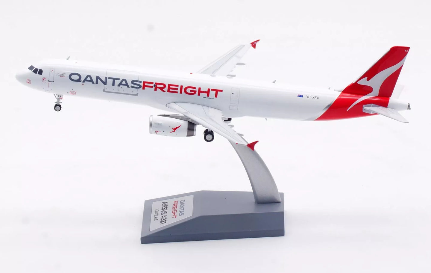 INFLIGHT 200 A321-200 QANTAS FREIGHT (EXPRESS FREIGHTERS AUSTRALIA) REG: VH-XF4