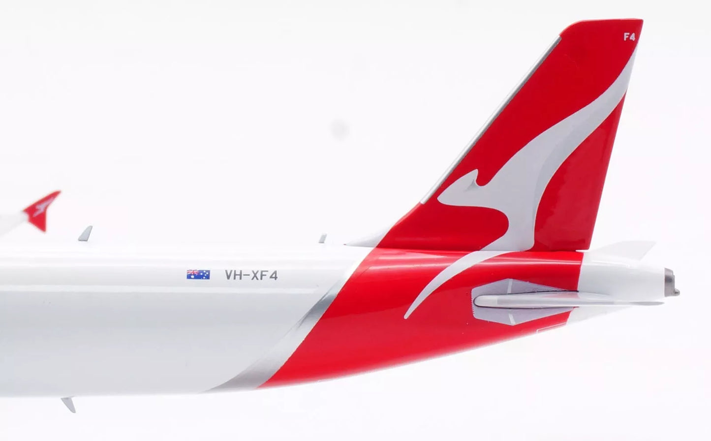 INFLIGHT 200 A321-200 QANTAS FREIGHT (EXPRESS FREIGHTERS AUSTRALIA) REG: VH-XF4