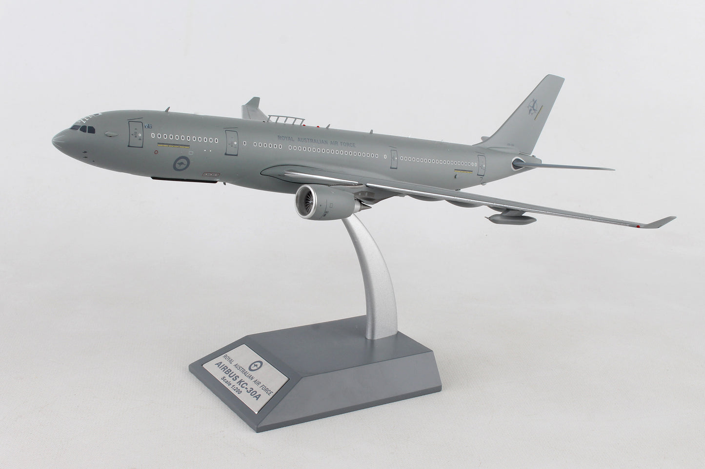 INFLIGHT 200 AIRBUS KC-30A (A330-203MRTT) AUSTRALIAN AIR FORCE REG: A39-004