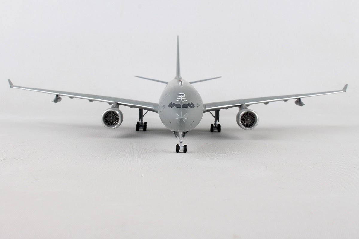 INFLIGHT 200 AIRBUS KC-30A (A330-203MRTT) AUSTRALIAN AIR FORCE REG: A39-004