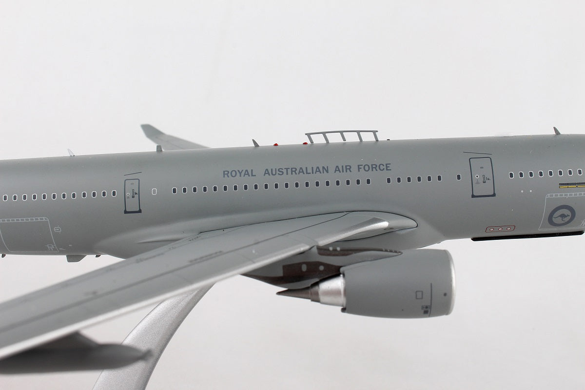 INFLIGHT 200 AIRBUS KC-30A (A330-203MRTT) AUSTRALIAN AIR FORCE REG: A39-004