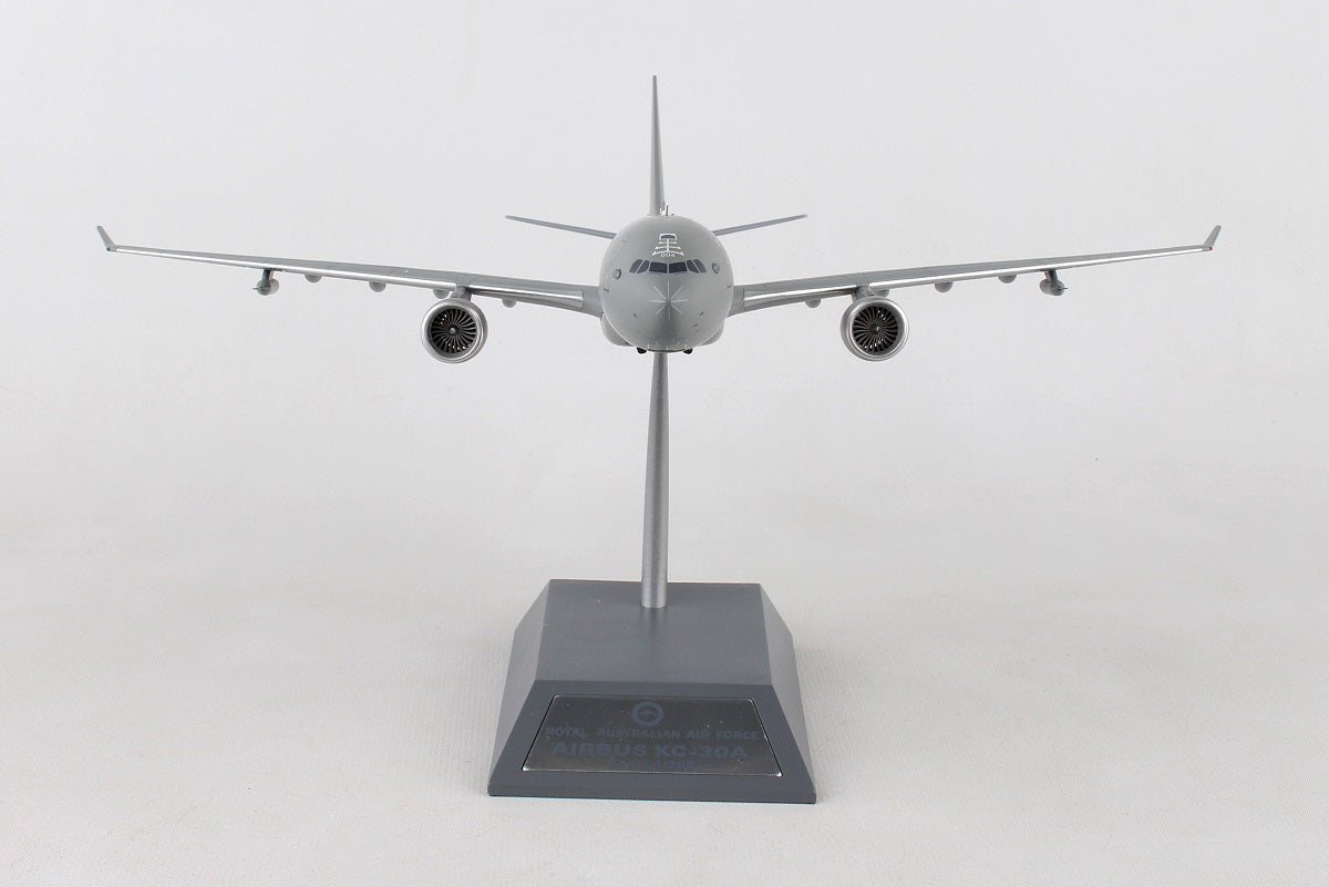 INFLIGHT 200 AIRBUS KC-30A (A330-203MRTT) AUSTRALIAN AIR FORCE REG: A39-004
