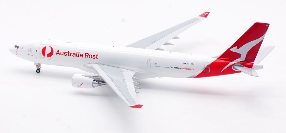 INFLIGHT 200 AIRBUS A330-202 (P2F) QANTAS FREIGHT REG: VH-EBF