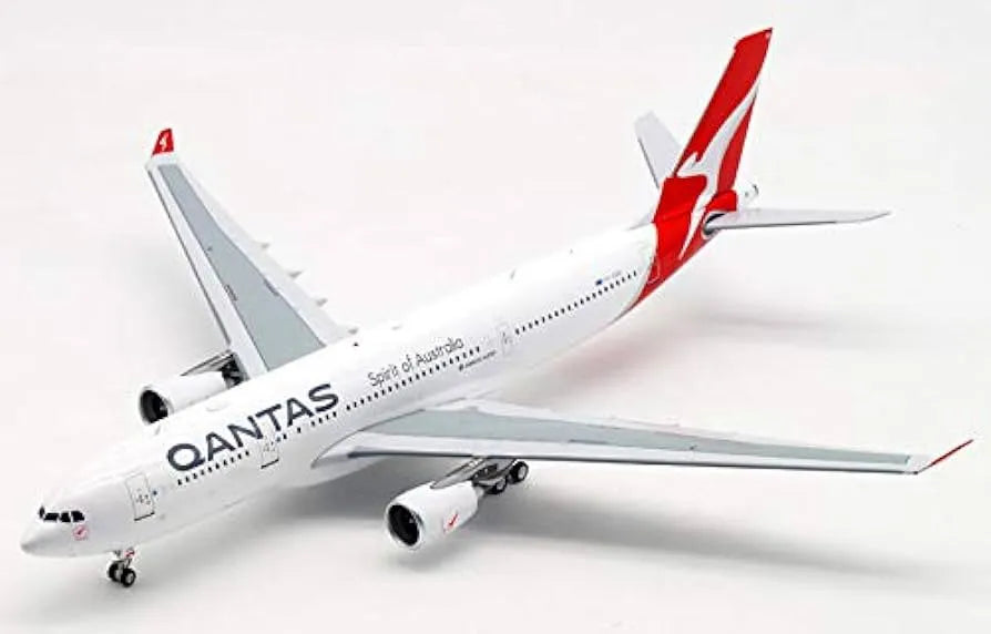 INFLIGHT 200 QANTAS AIRBUS A330-200 REG: VH-EBN