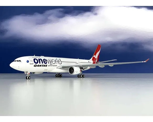 INFLIGHT 200 A330-200 QANTAS "ONE WORLD" REG: VH-EBV