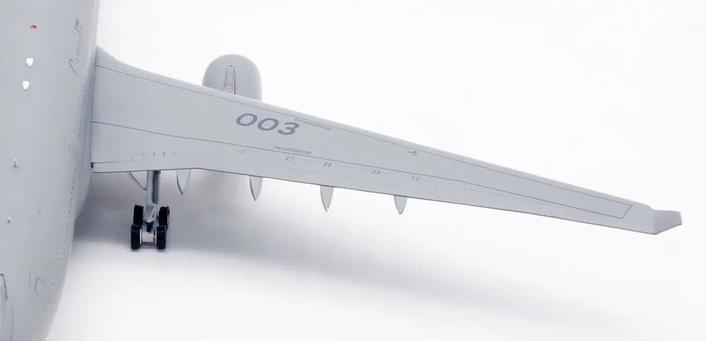 INFLIGHT 200 (A330-200) CANADA AIR FORCE HUSKY 330003 REG: CC-330