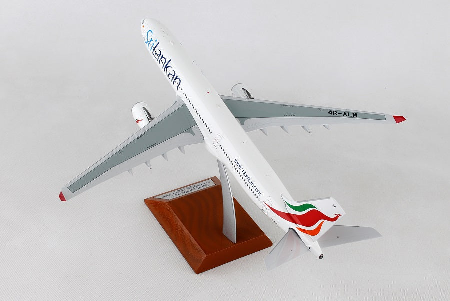 INFLIGHT 200 A330-300 SRI LANKAN AIRLINES REG: 4R-ALM