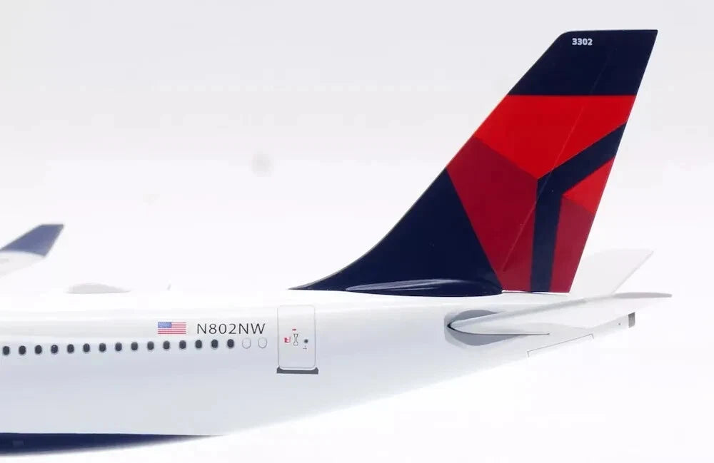 INFLIGHT 200 A330-323 DELTA AIR LINES REG: N802NW