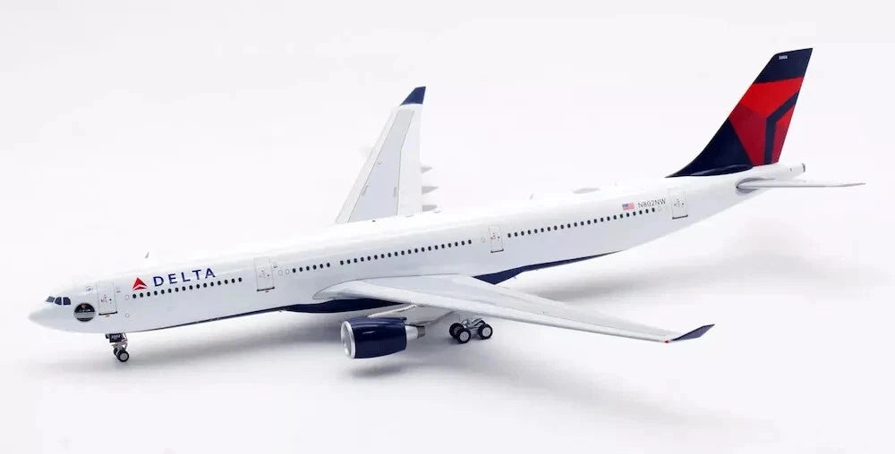 INFLIGHT 200 A330-323 DELTA AIR LINES REG: N802NW