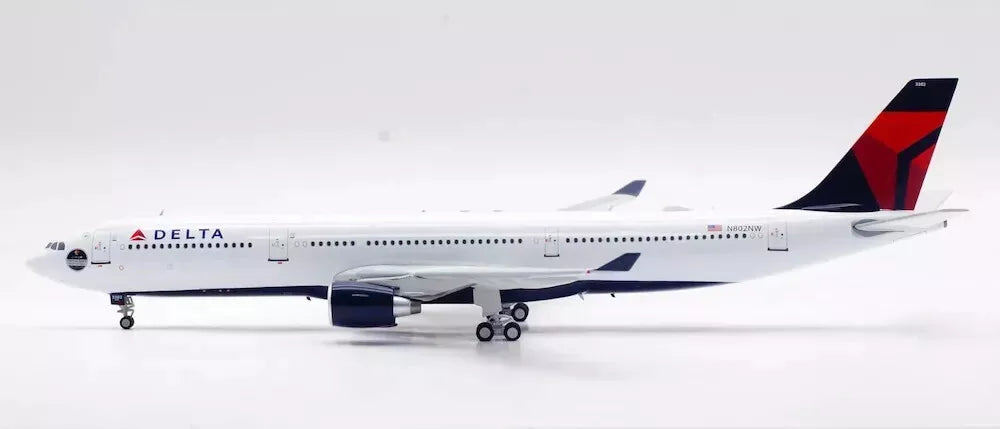INFLIGHT 200 A330-323 DELTA AIR LINES REG: N802NW