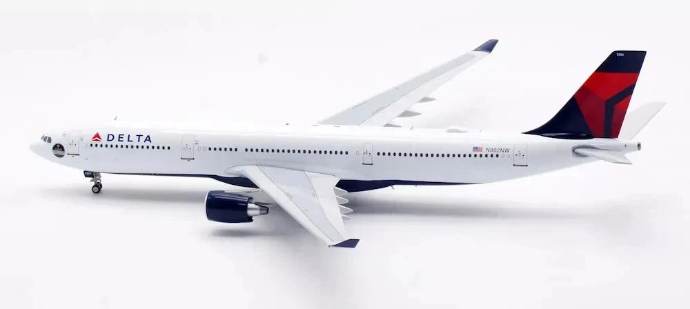INFLIGHT 200 A330-323 DELTA AIR LINES REG: N802NW