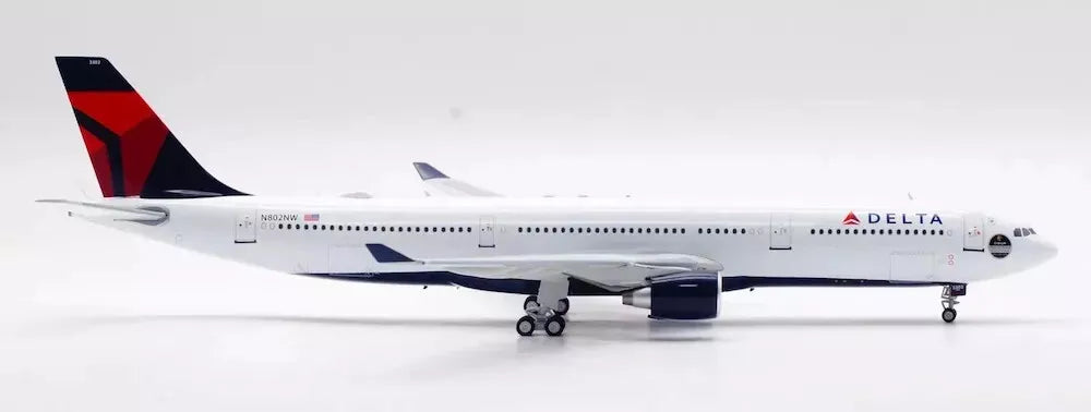 INFLIGHT 200 A330-323 DELTA AIR LINES REG: N802NW