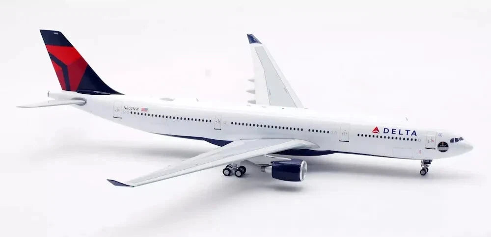 INFLIGHT 200 A330-323 DELTA AIR LINES REG: N802NW