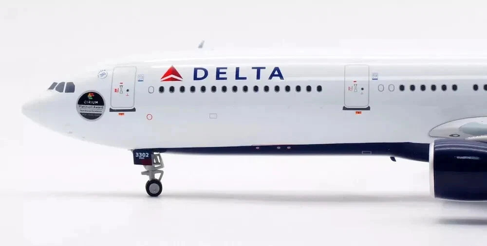 INFLIGHT 200 A330-323 DELTA AIR LINES REG: N802NW