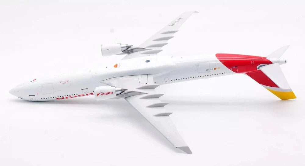 INFLIGHT 200 A330-302 IBERIA REG: EC-LUX