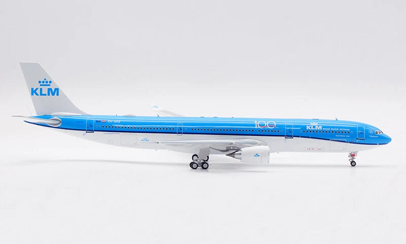 INFLIGHT 200 A330-303 ROYAL DUTCH AIRLINES (KLM) REG: PH-AKB