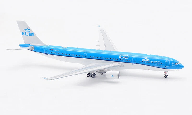 INFLIGHT 200 A330-303 ROYAL DUTCH AIRLINES (KLM) REG: PH-AKB