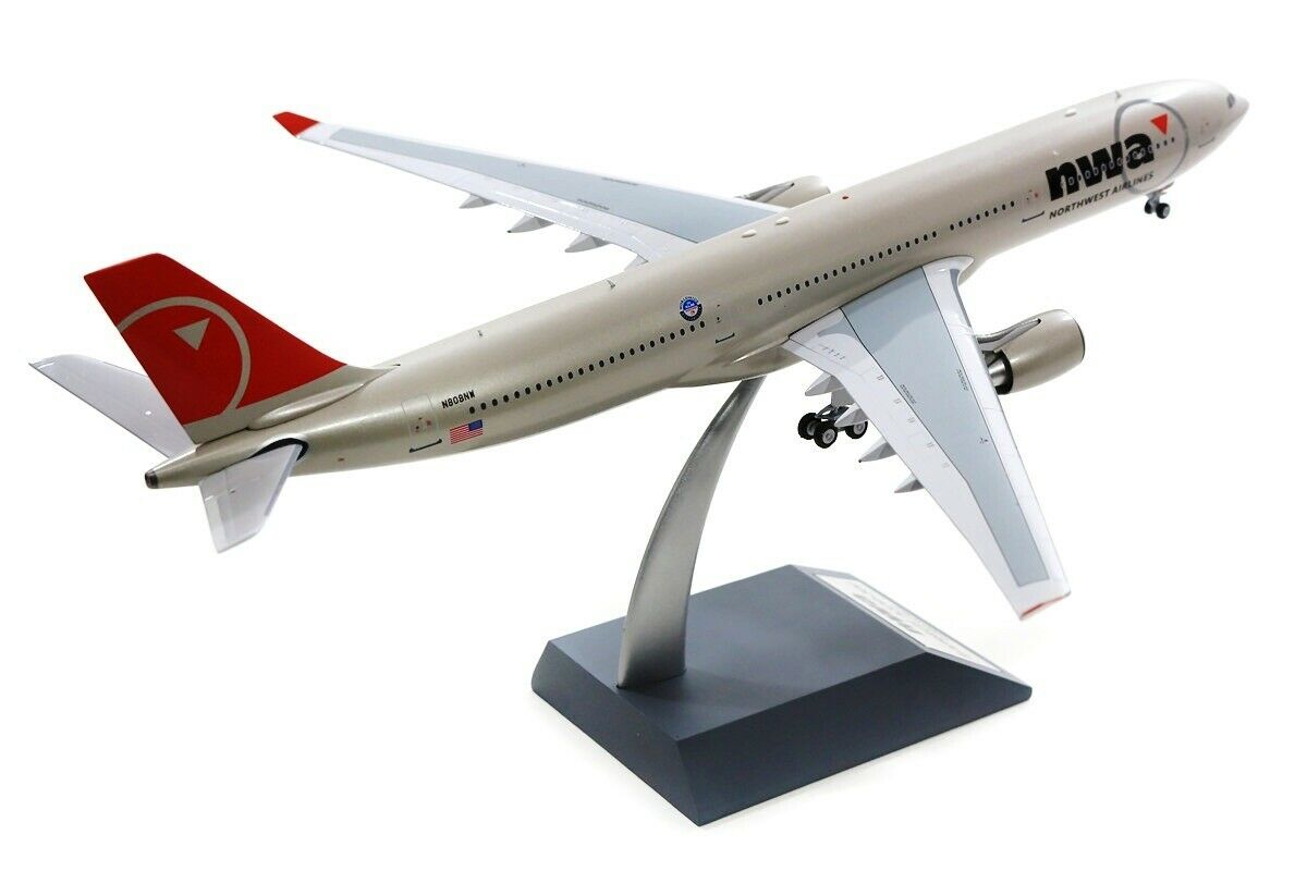 INFLIGHT 200 A330-323 NORTHWEST AIRLINES REG: N808NW