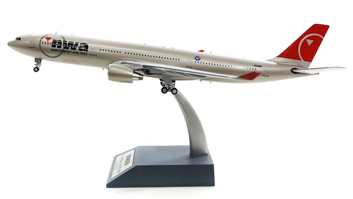 INFLIGHT 200 A330-323 NORTHWEST AIRLINES REG: N808NW