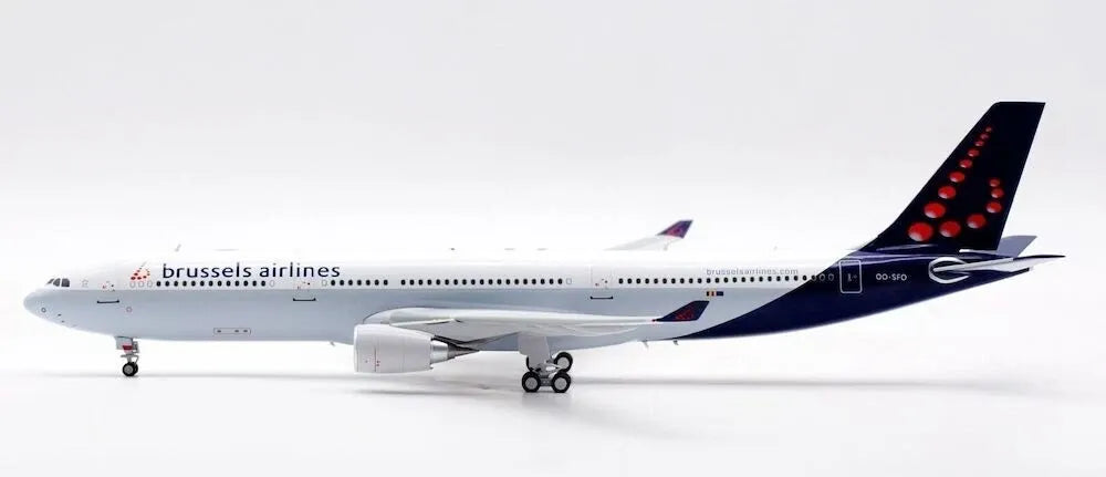 INFLIGHT 200 A330-301 BRUSSELS AIRLINES REG: OO-SFO