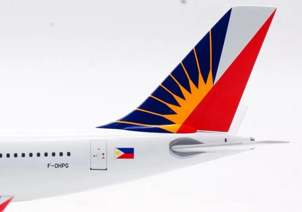INFLIGHT 200 A340-211 PHILIPPINE AIRLINES REG: F-OHPG