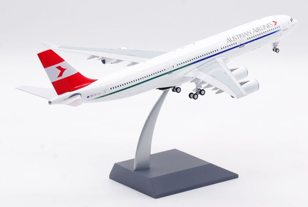 INFLIGHT 200 A340-313 AUSTRIAN AIRLINES REG: OE-LAL