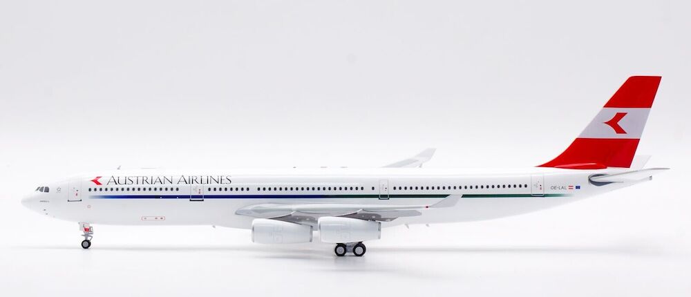 INFLIGHT 200 A340-313 AUSTRIAN AIRLINES REG: OE-LAL