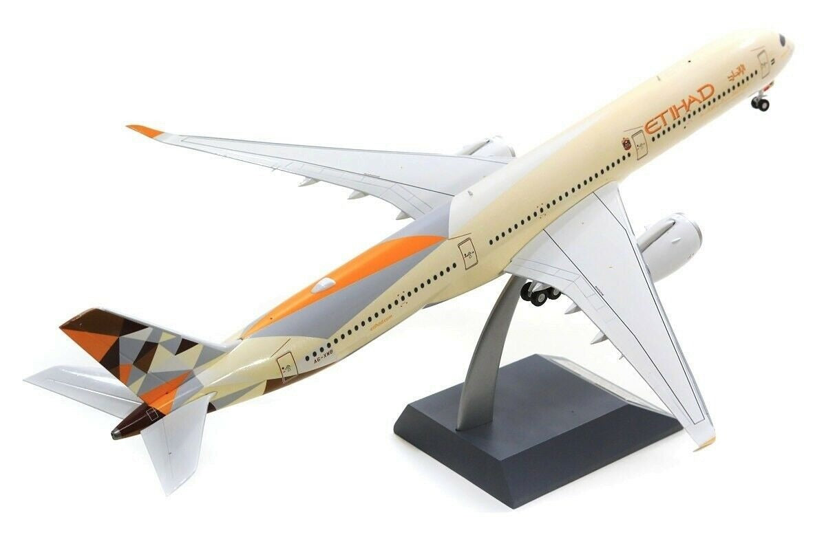 INFLIGHT 200 A350-104 ETIHAD AIRWAYS REG: A6-XWB