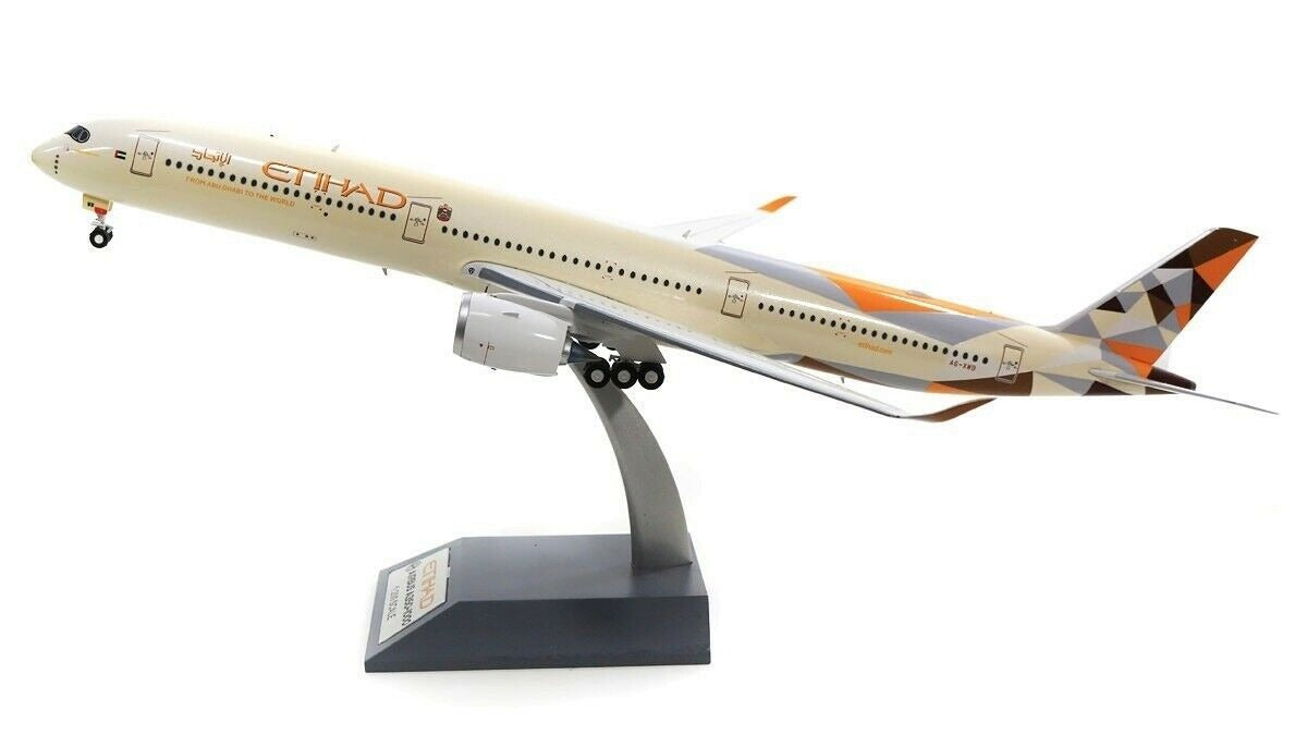 INFLIGHT 200 A350-104 ETIHAD AIRWAYS REG: A6-XWB