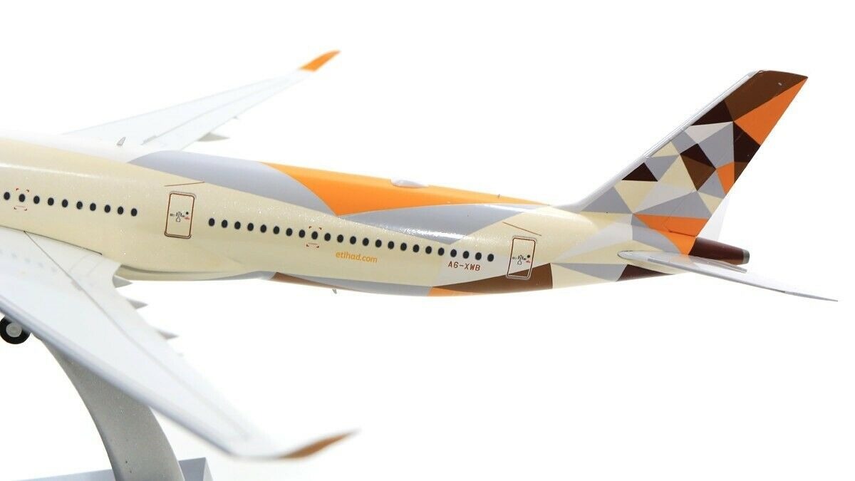 INFLIGHT 200 A350-104 ETIHAD AIRWAYS REG: A6-XWB