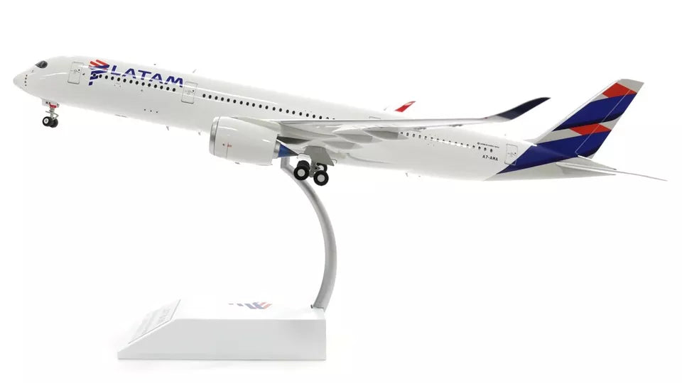 INFLIGHT 200 A350-900 LATAM AIRLINES REG: A7-AMA