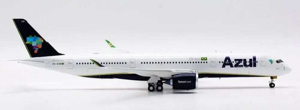 INFLIGHT 200 A350-941 AZUL - LINHAS AEREAS BRASILEIRAS REG: PR-AOW