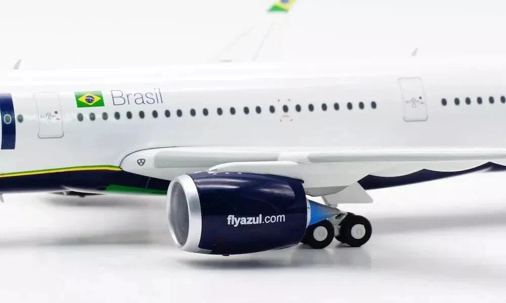 INFLIGHT 200  A350-941 AZU - LINHAS AEREAS BRASILEIRAS REG: PR-AOY WITH STAND (LIMITED 48 PIECES)