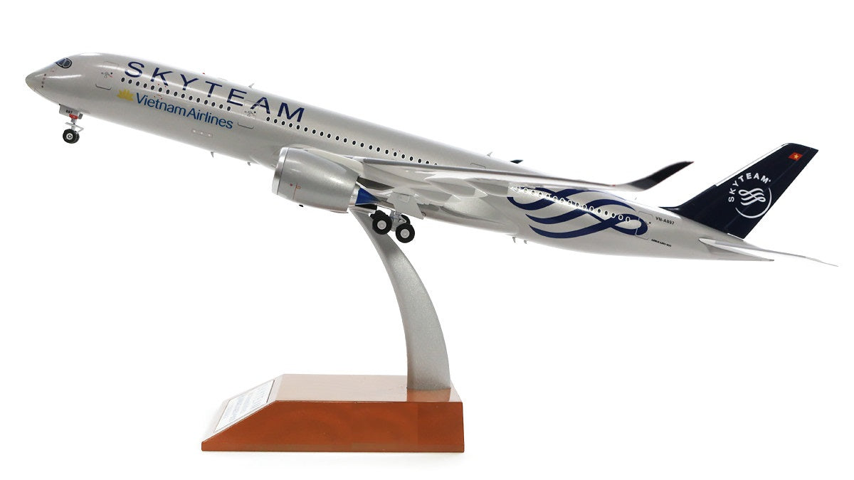 INFLIGHT 200 A350-900 VIETNAM AIRLINES "SKYTEAM" REG: VN-A897