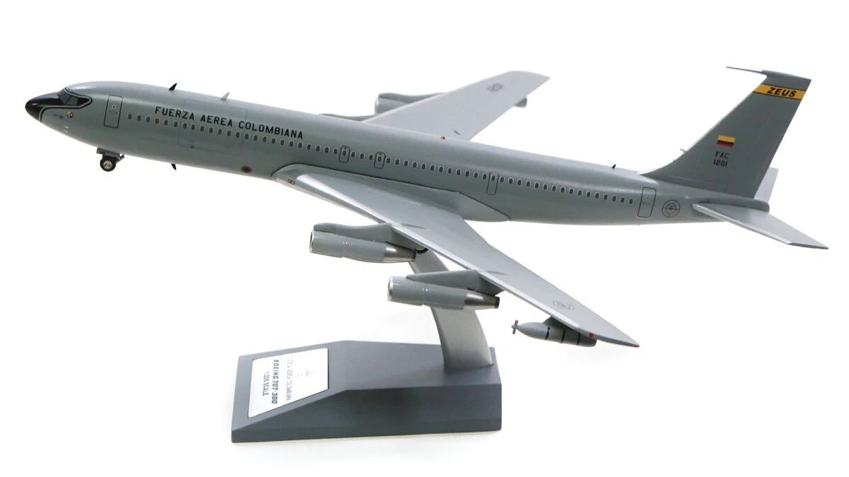 INFLIGHT 200 B707-300 COLOMBIAN AIR FORCE REG: FAC1201